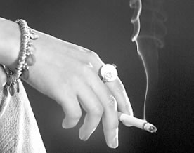 汤文培：《抽烟的女人》